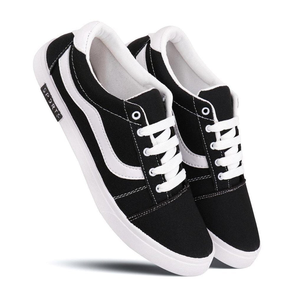 Men's black and white casual shoes