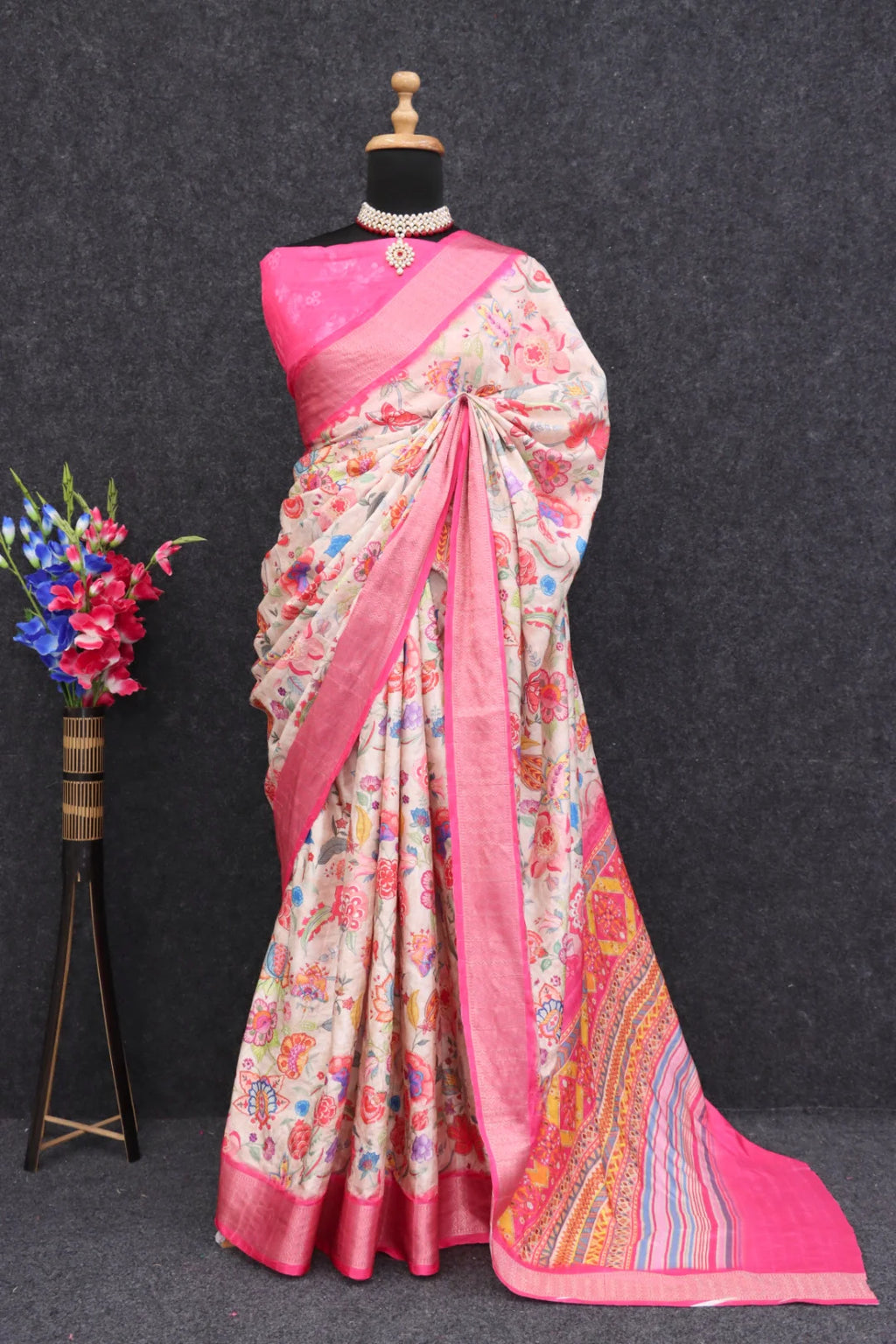 Elegant floral light pink printed saree