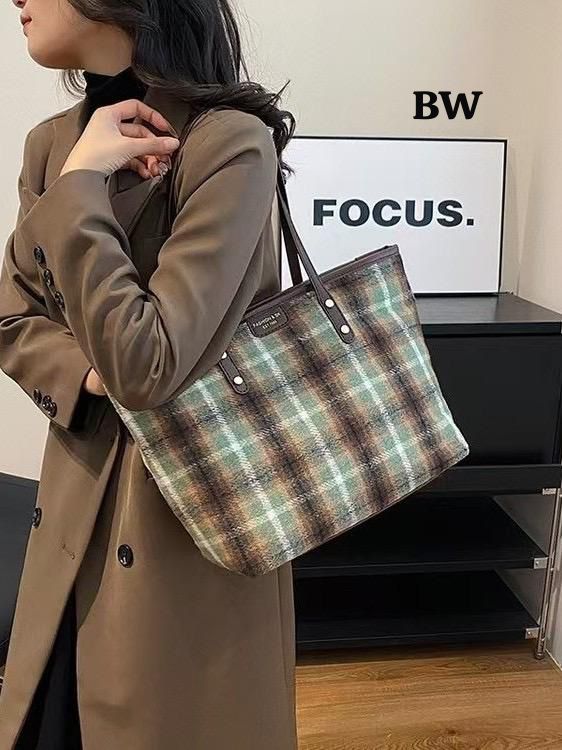 High Quality Imported Handbag and Shoulder Bag for Women - New Arrival