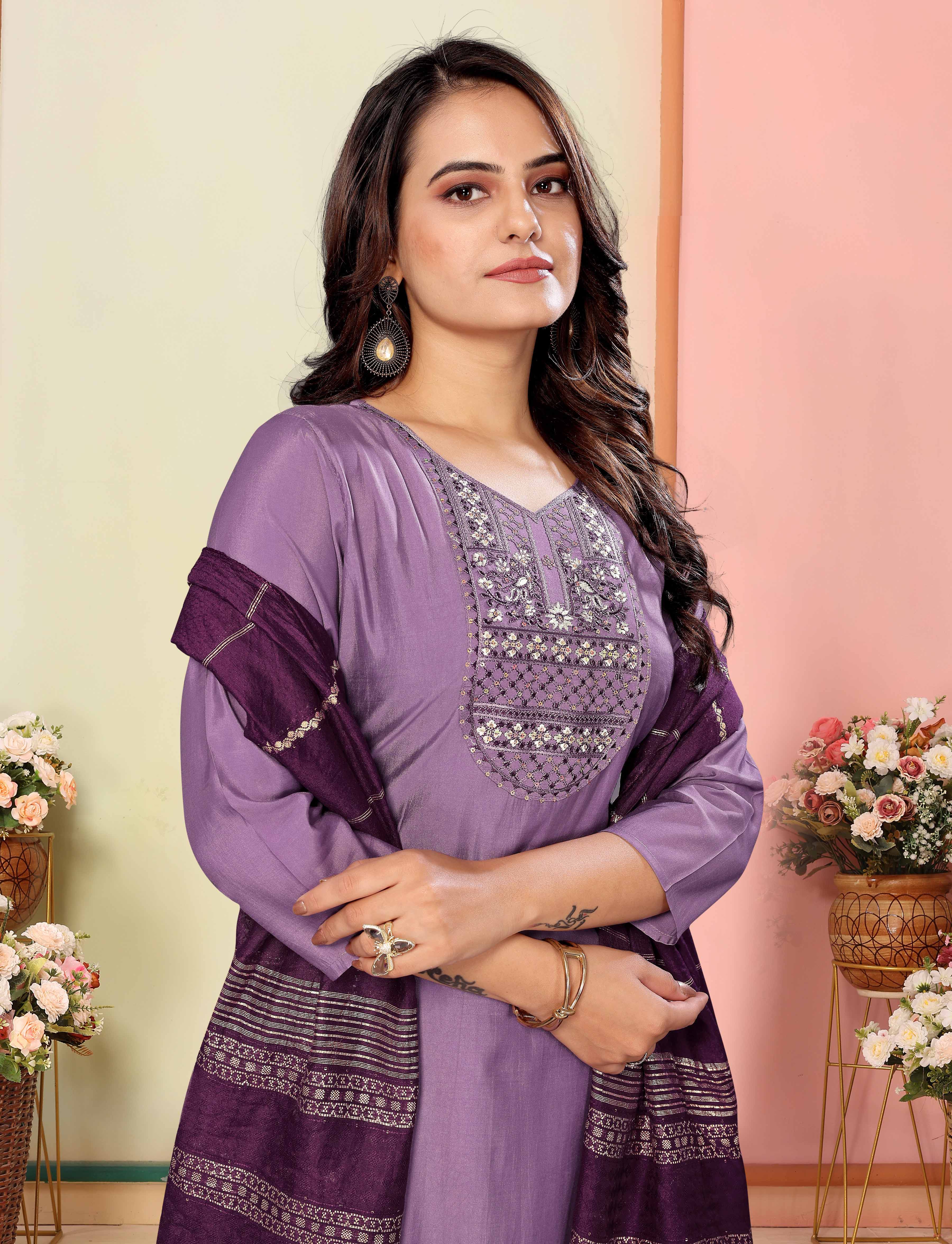 Close-up of model in lavender embroidered silk kurta with a rich dark purple chanderi dupatta, focusing on the beautiful embroidery and TRENDBUY quality.