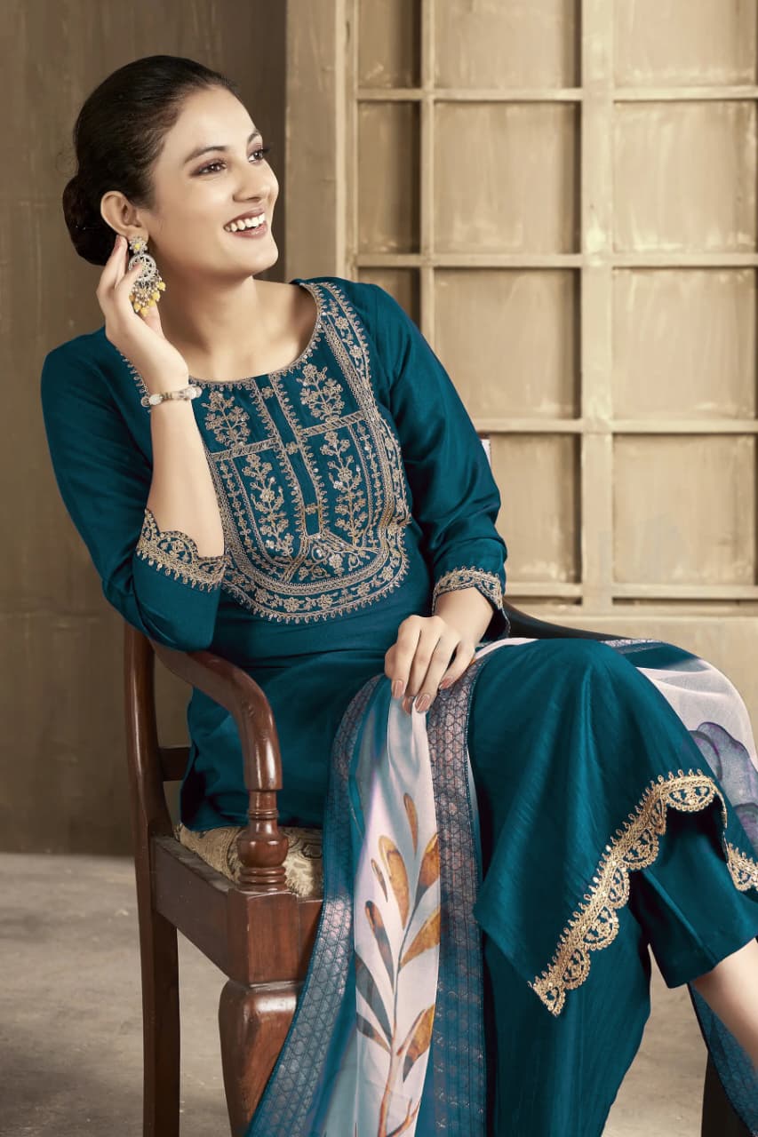 Model wearing the MOKSHA Morpankh (teal) slub cotton kurti set with a digital print jacquard dupatta