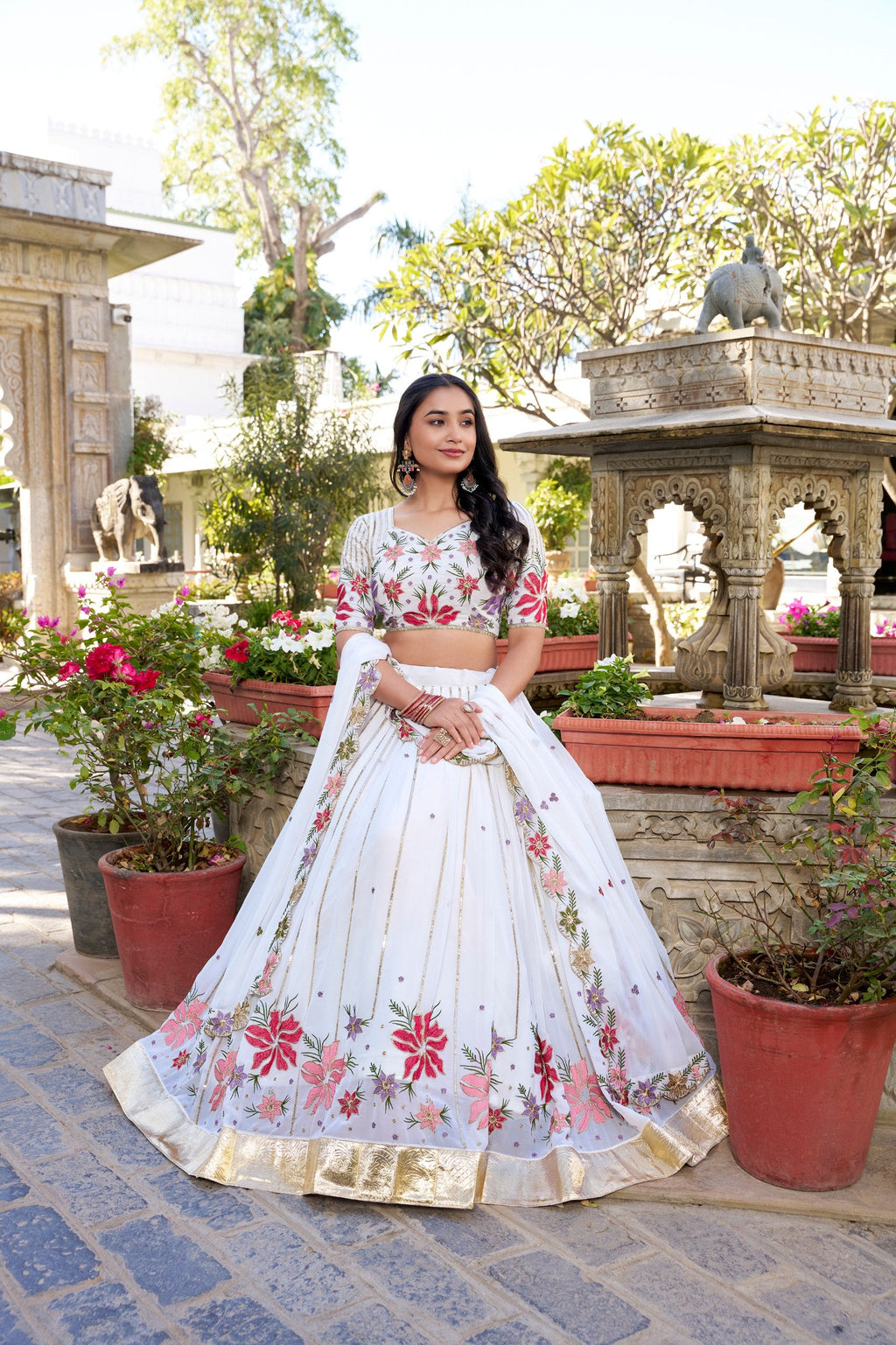 Elegant White Wonder Lehenga Choli Set for Wedding, ideal bridal attire.