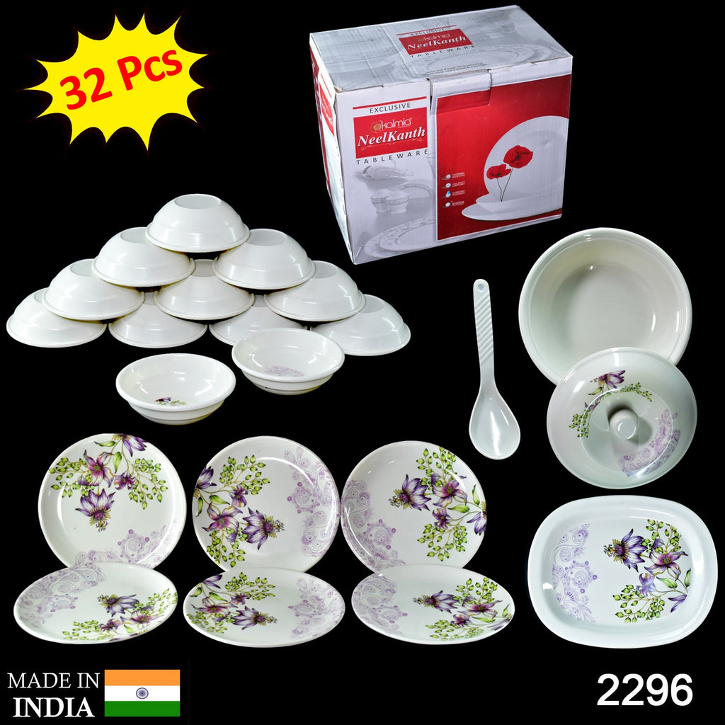 Premium 32-piece tableware serving set for food in an elegant black display box.