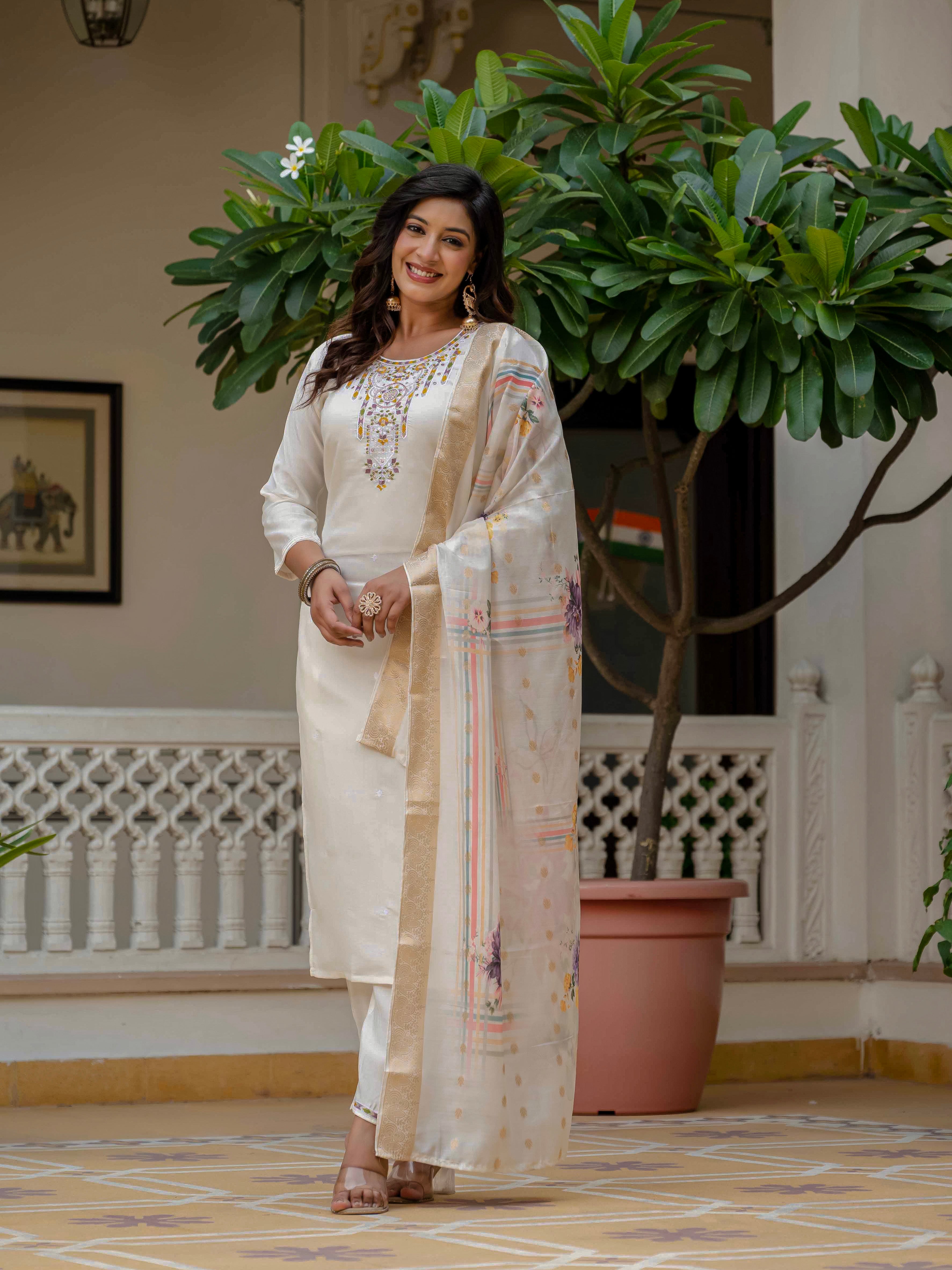 Full length view of model wearing TRENDBUY WF-DIVA Off White Kurta Set, showcasing overall elegance