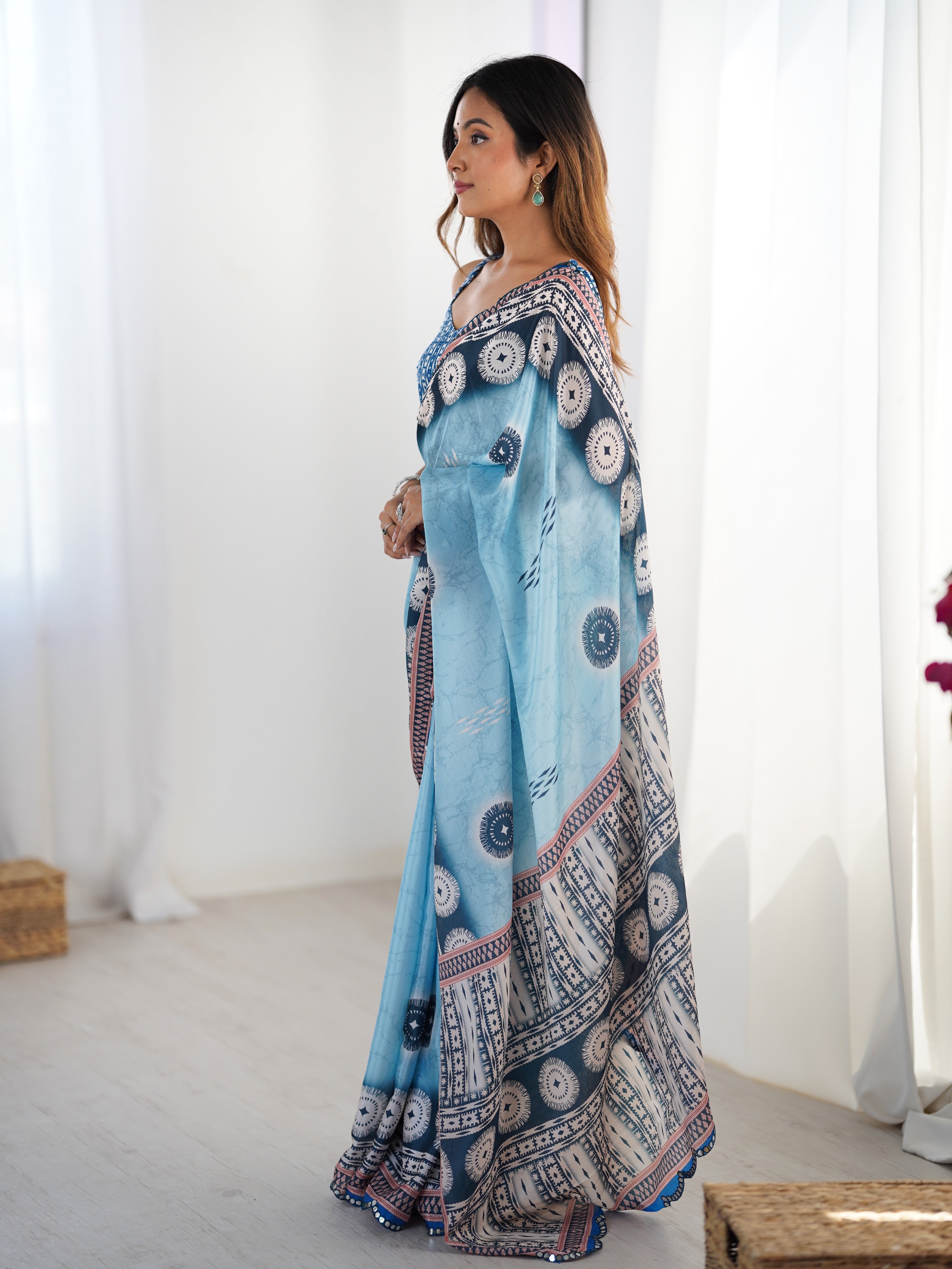 Elegant Heavy Chinnon Saree with Kutchi Mirror Work Lace detail