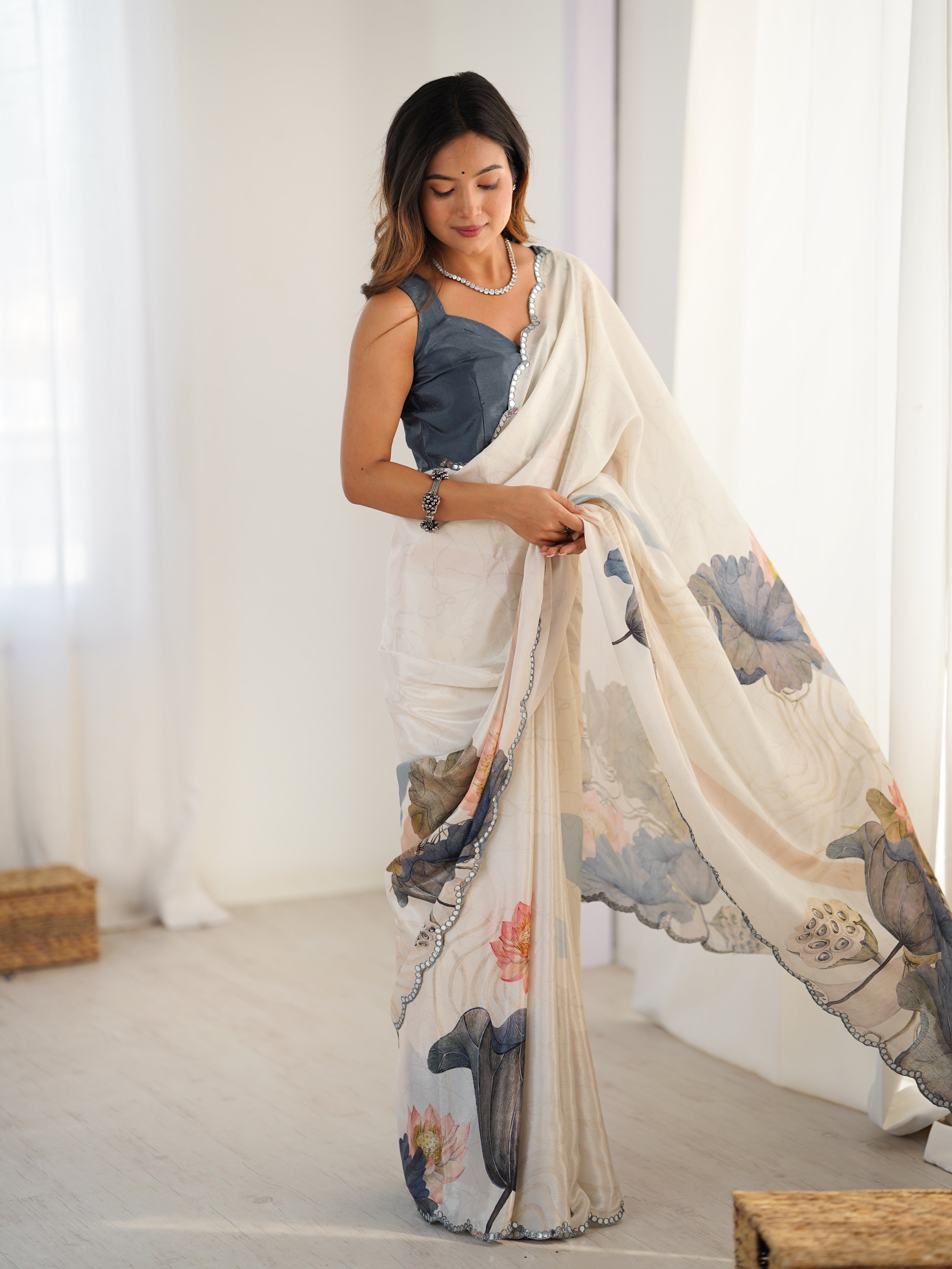 TRENDBUY Exclusive Heavy Chinnon Saree with Beautiful Print Work and Kutchi Mirror Lace Border