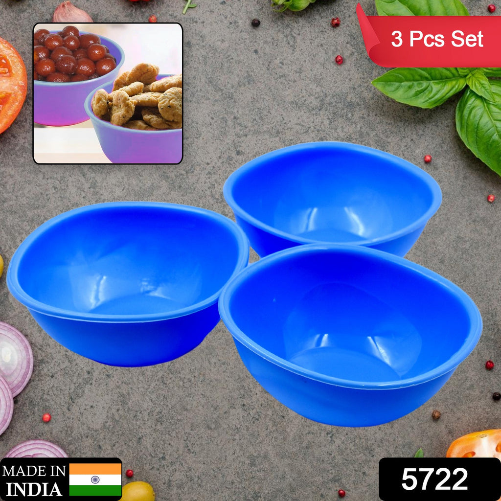 Colorful 3-piece BPA-free plastic bowl set for cereal, salad, soup, and snacks.