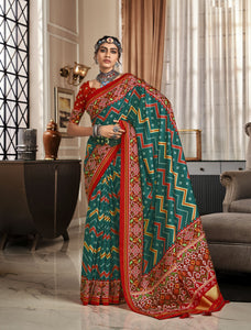 Green & Red Royal Patola Print Saree | Handloom Silk & Tassels | TREND BUY | TRENDBUY