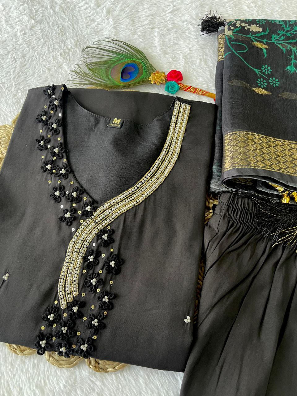 Model wearing Handwork Kurti Pant with Dupatta Set