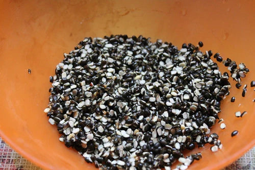 Urad Dal Broken with Skin (தோல் உளுத்தம் பருப்பு/Thol Ulunthu) – Protein & Fiber-Rich