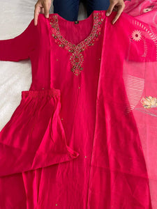 Karvachoth Special Tometo Red Kurti Pant Dupatta Set | TRENDBUY