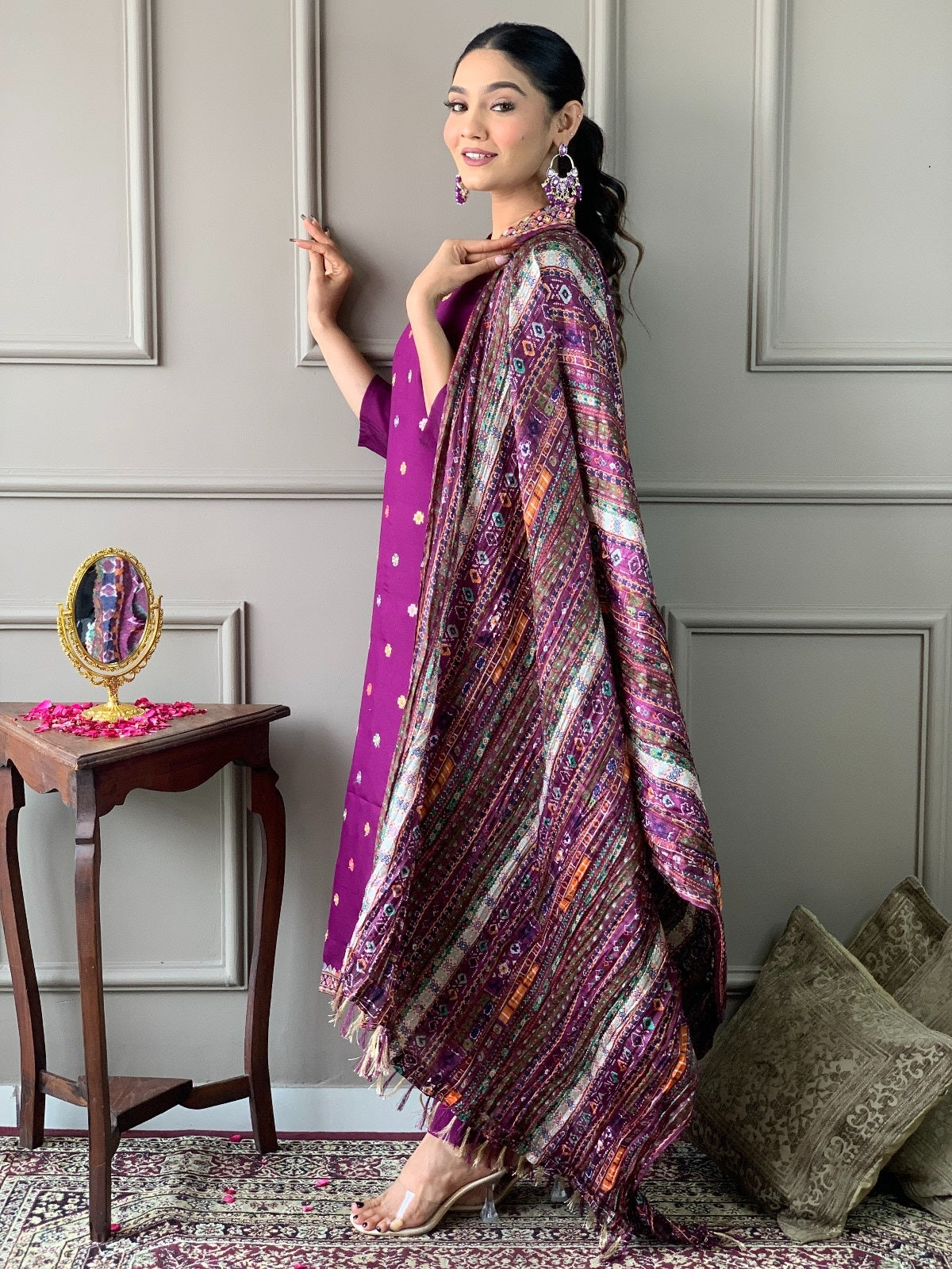 Woman elegantly draped in the printed Chinon dupatta, showcasing its rich pattern and flow alongside the TRENDBUY kurta.