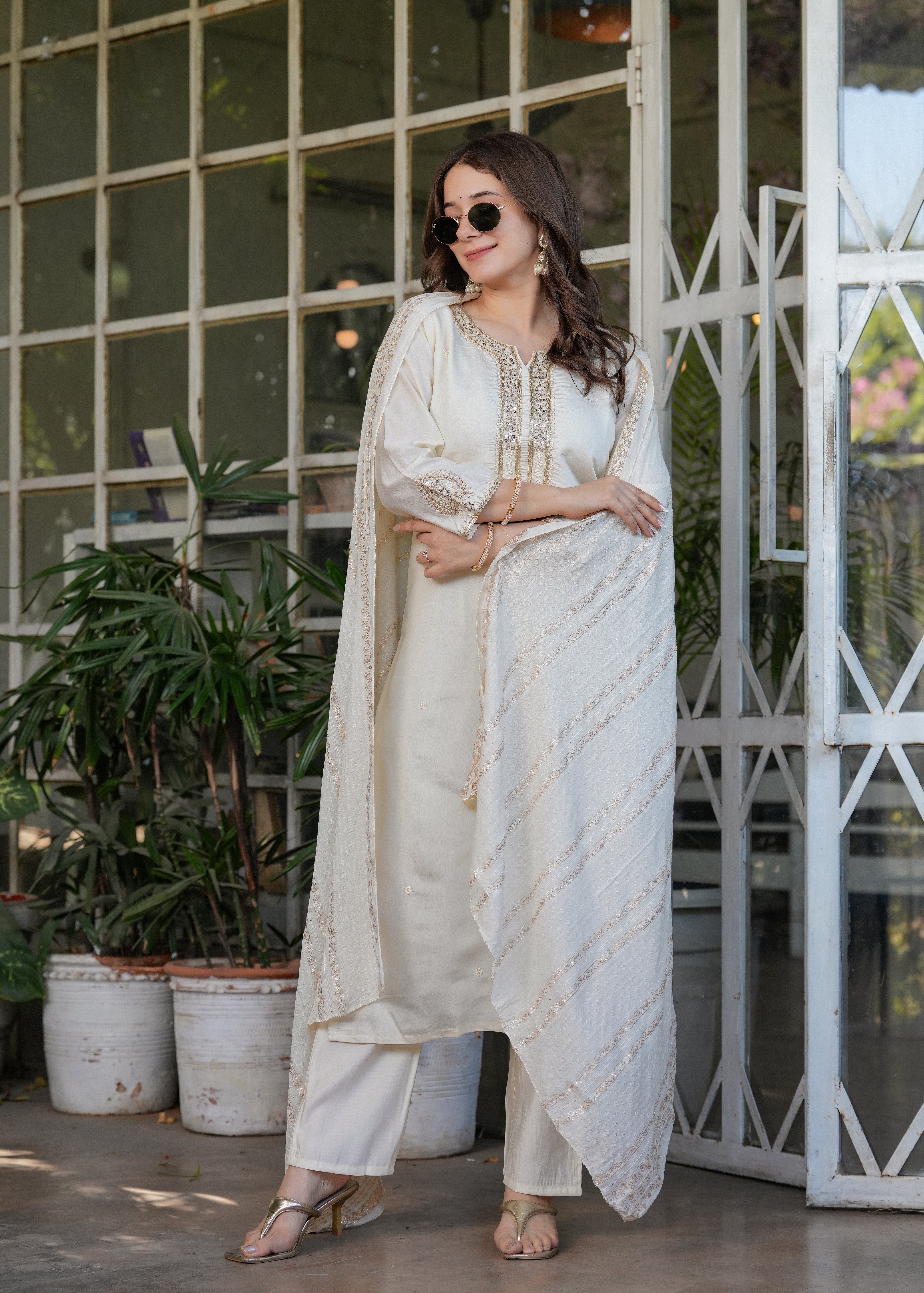 TRENDBUY woman in off-white Viscose Chanderi embroidered kurta set with jacquard dupatta, full length, smiling