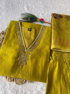 Parrot Handwork Kurti Pant Dupatta Set | TRENDBUY
