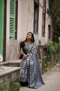 Dola Silk Black Printed Saree | TRENDBUY