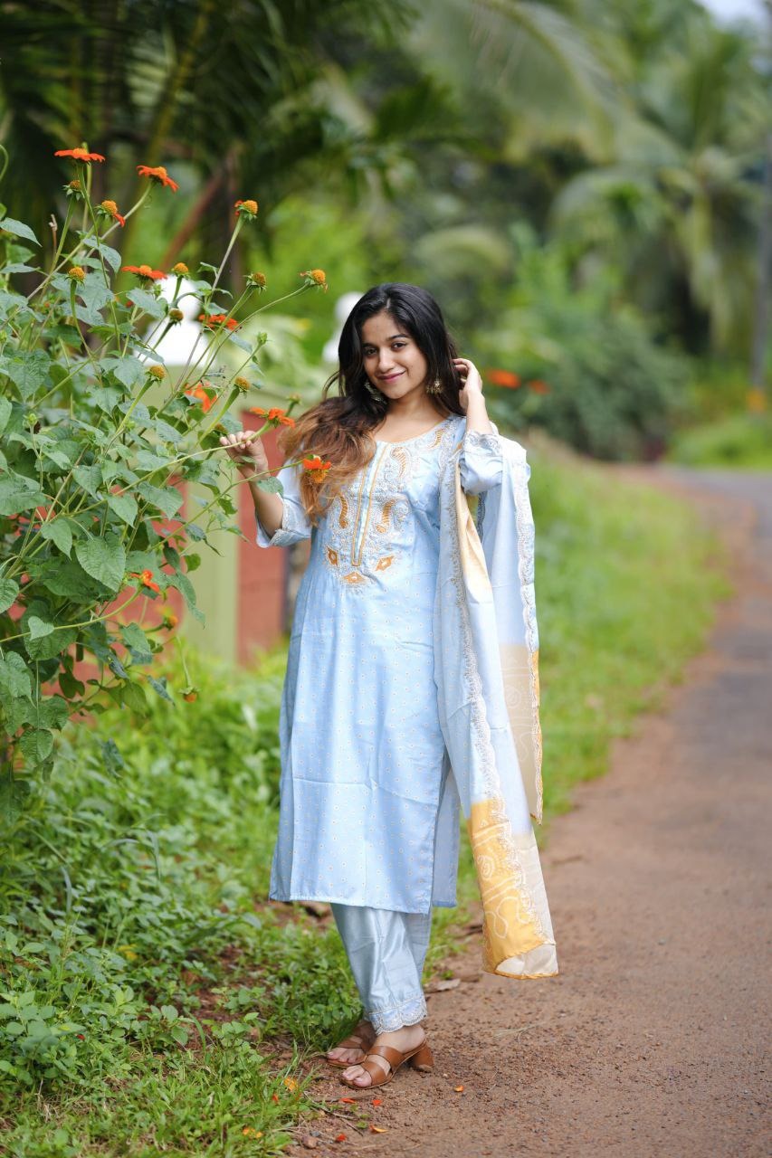 Party Wear Pure Muslin Embroidery Suit Set - 4-Piece with Dupatta