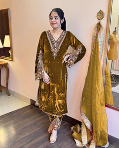 Yellow Pakistani Velvet Suit | TRENDBUY