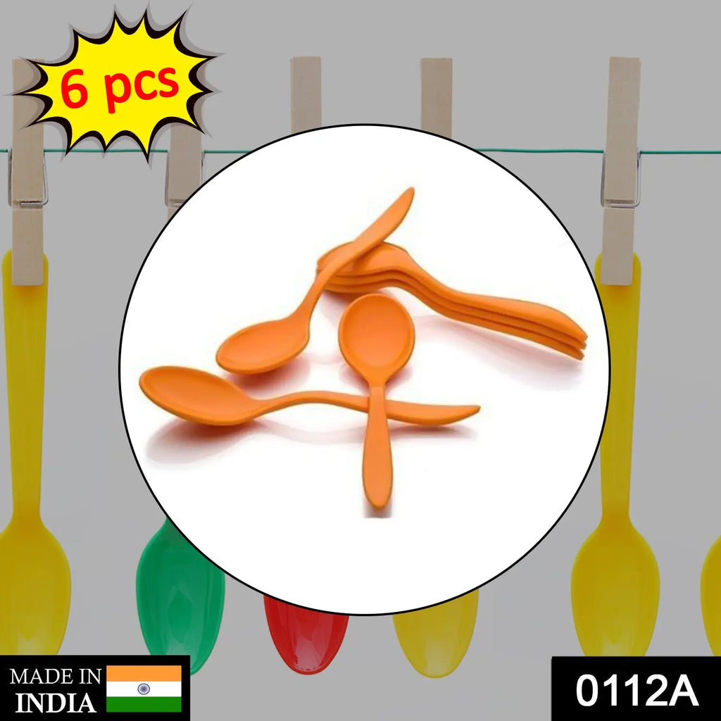 Fancy spoon used for eating and serving food stuffs.