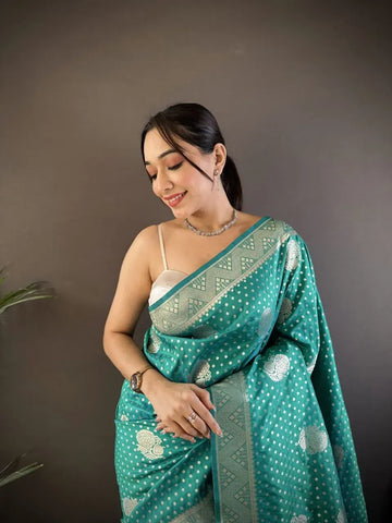 Elegant Banarasi Silk Saree - Soft Weave Gold Zari for Festive Wear