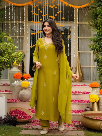 Elegant Chanderi Kurti Set - Embroidered Ethnic Wear for Women