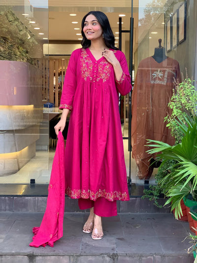 Elegant Chanderi Silk Kurta Set - Embroidered Festive Wear for Women