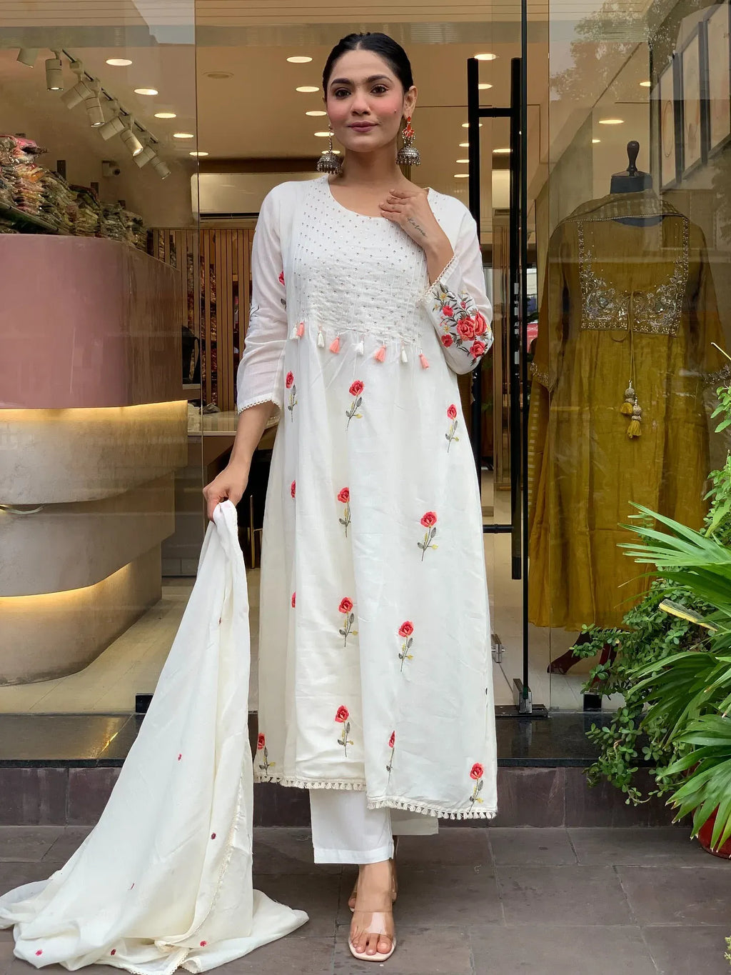 Elegant Chanderi Silk Kurta Set with Floral Embroidery for Festive Wear