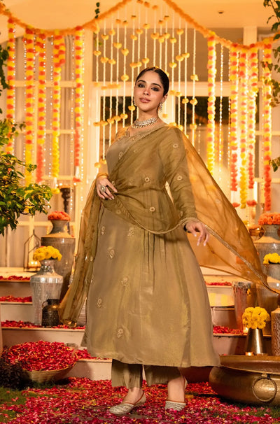 Elegant Chanderi Silk Kurta Set - Exquisite Embroidery for Festive Women