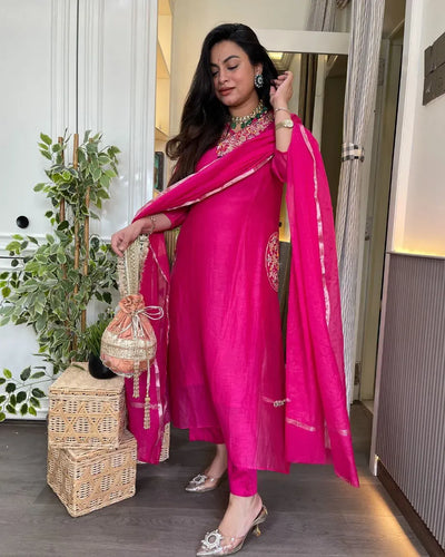 Elegant Chanderi Suit Set - Exquisite Floral Embroidery Festive Wear for Women