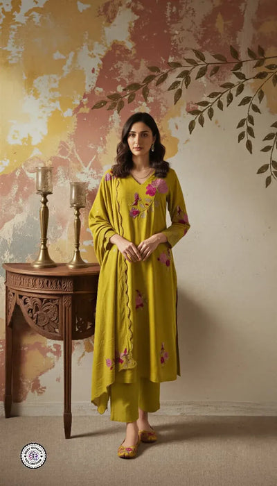 Elegant Embroidered Chanderi Silk Kurti Set - Festive Wear for Women