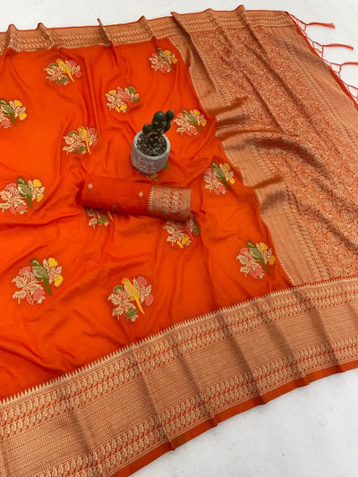 Elegant Hand-Dyed Georgette Saree - Meenakari Jaquard Weave for Women