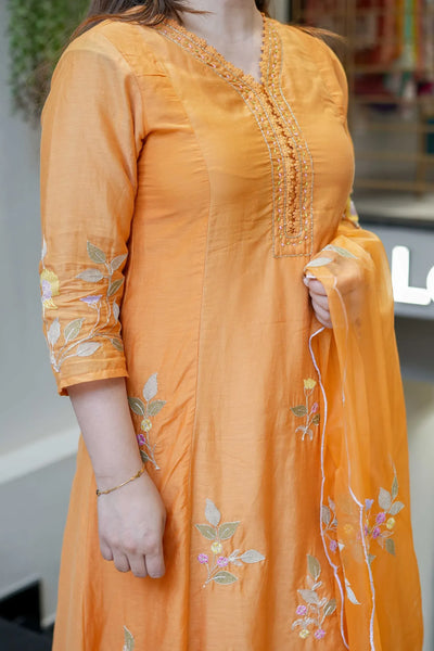 Elegant Muslin Embroidered Kurti Set with Organza Dupatta | Sizes S-XXL