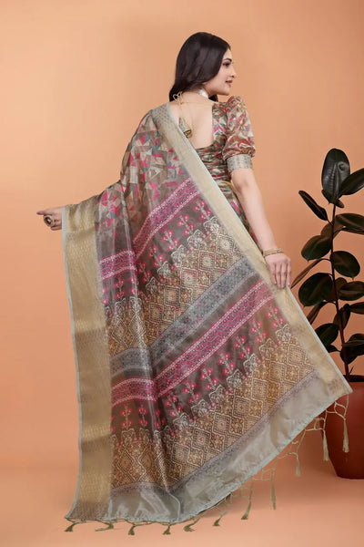 Elegant Soft Silk Saree with Geometric Weave & Pink Pallu | Festive Wedding Collection