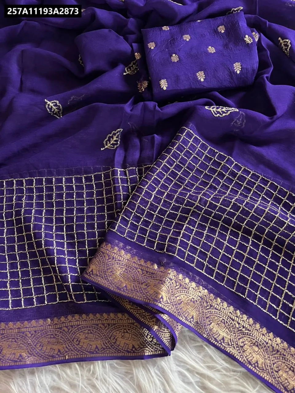 TRENDBUY Purple Viscose Georgette Saree with Chit Pallu & Elephant Weaving Border