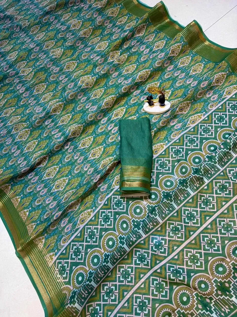 Green digital print marshmallow saree with matching blouse piece
