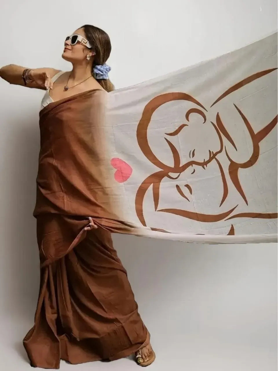 Full body view of model in stylish digital print linen saree against white background