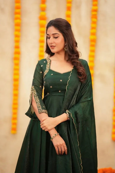 Exquisite Emerald Green Georgette Gown - Designer Party Wear with Dupatta for Festive Occasions