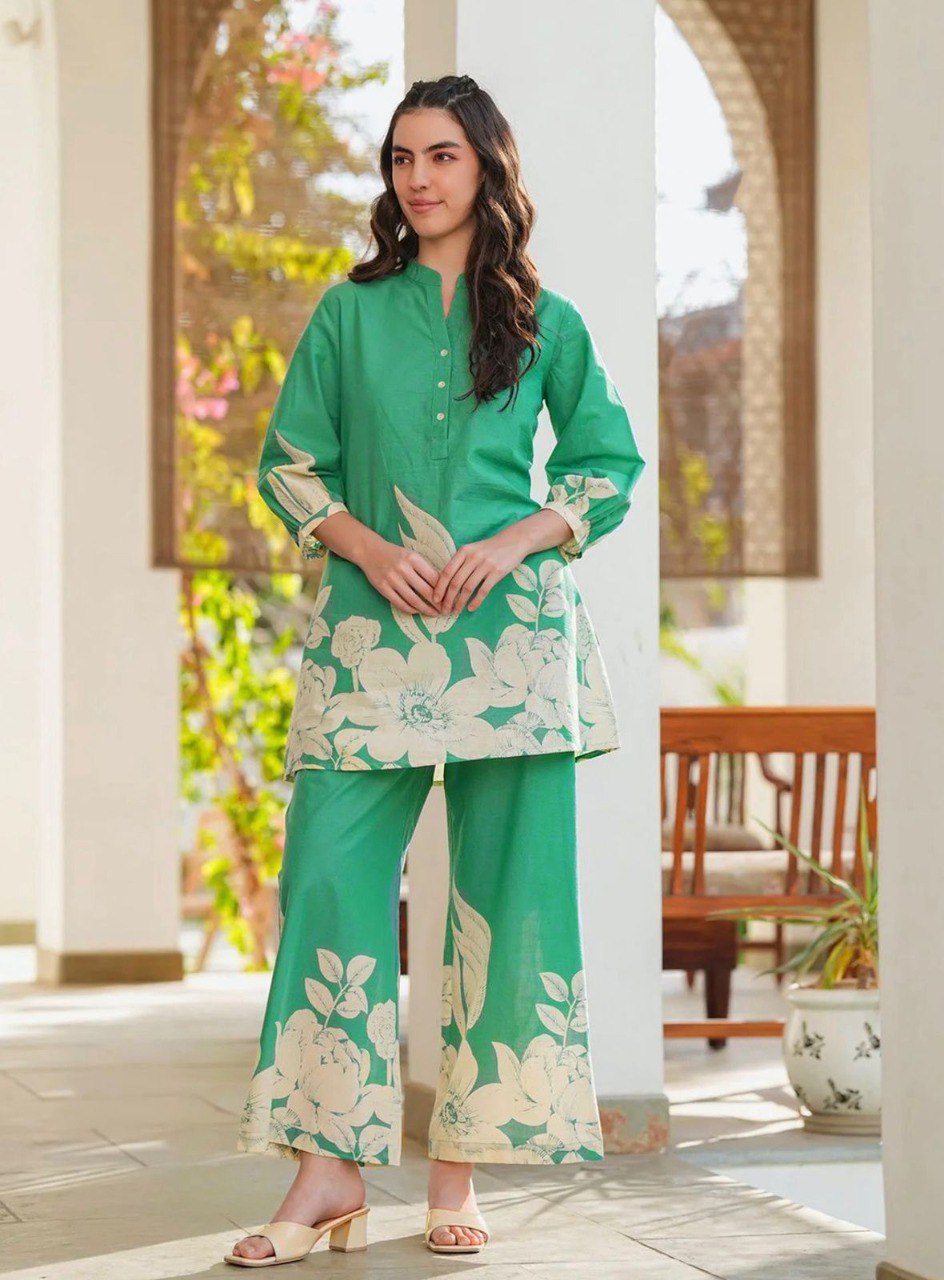 TRENDBUY Emerald Green Floral Rayon Slub Co-ord Set for Women