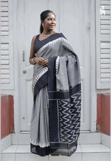 Gorgeous Traditional Linen Saree - Digital Print Festive Wear