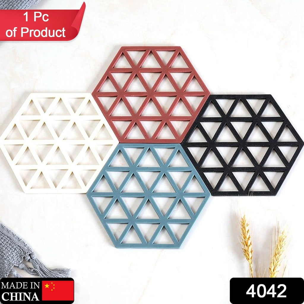 Hollow PVC non-slip cup mat, tea coaster & placemat provides high temperature insulation.