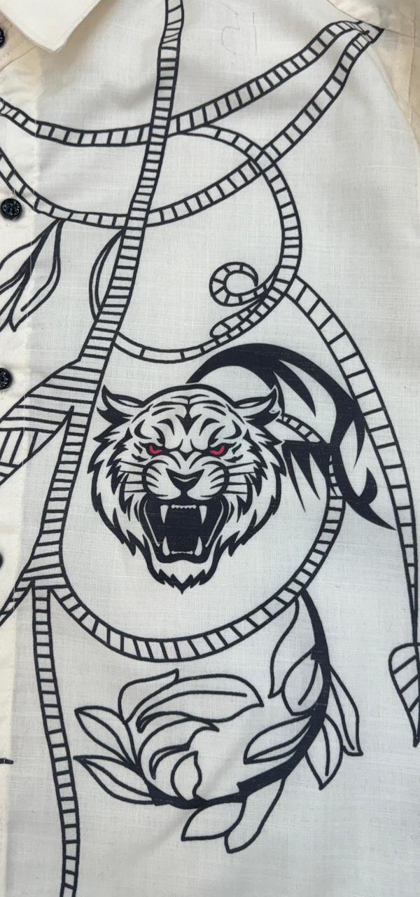 TRENDBUY Men's Linen Position Print Shirt in Off-White, close-up of tiger print design