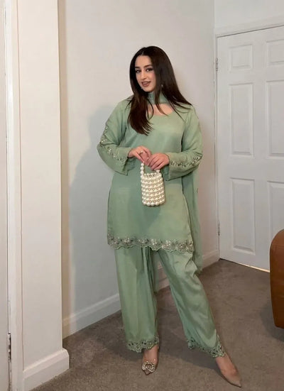 Luxe Georgette Kurta Set with Embroidery for Festive Wear