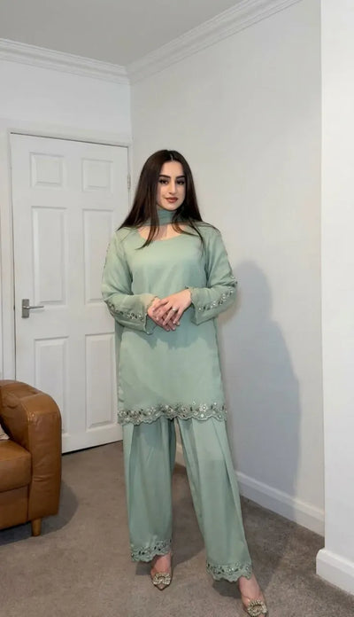 Luxe Georgette Kurta Set with Embroidery for Festive Wear