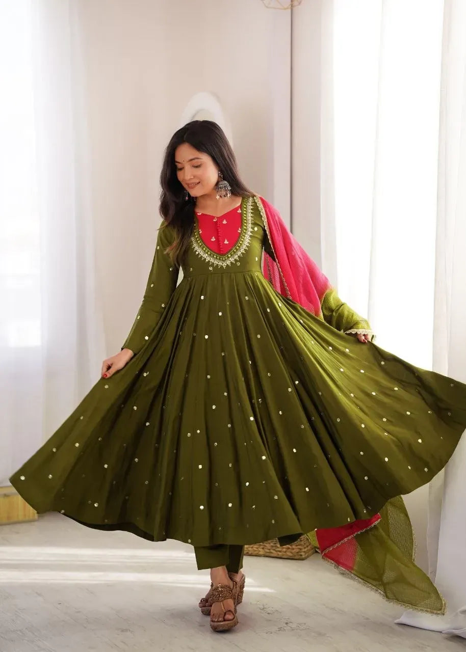 Gown Set