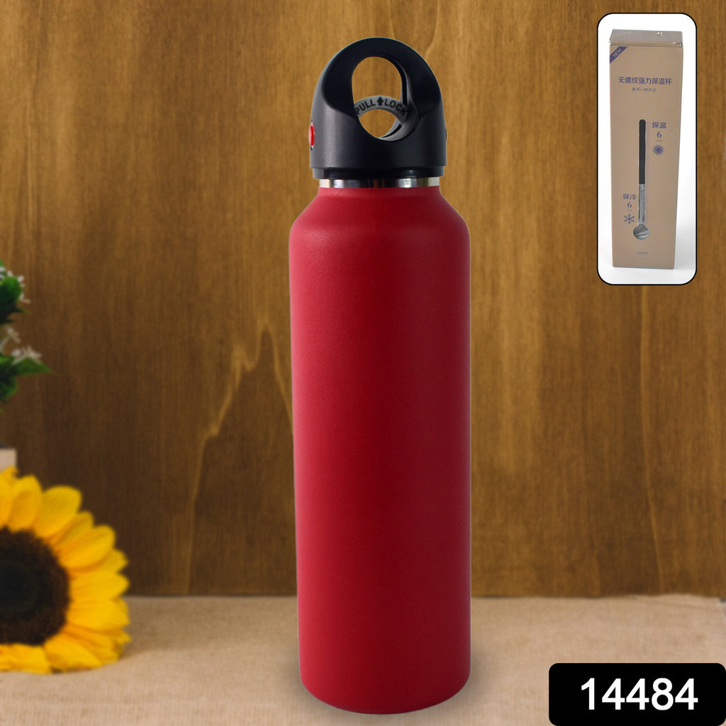 Person holding a 630ml vacuum insulated stainless steel water bottle