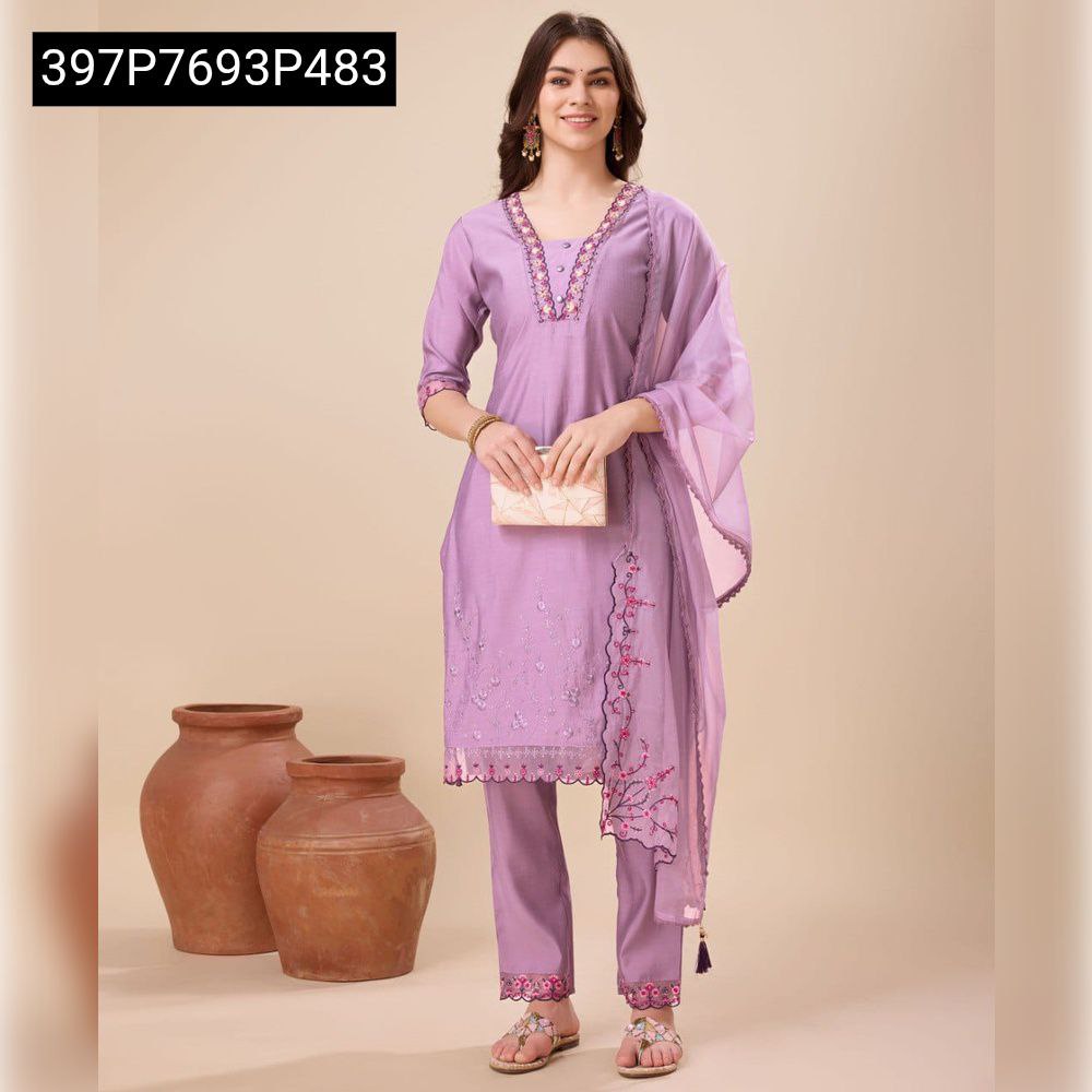 Front full-body shot of a model confidently presenting the TRENDBUY lavender embroidered kurta set with matching pants and an ethereal organza dupatta.