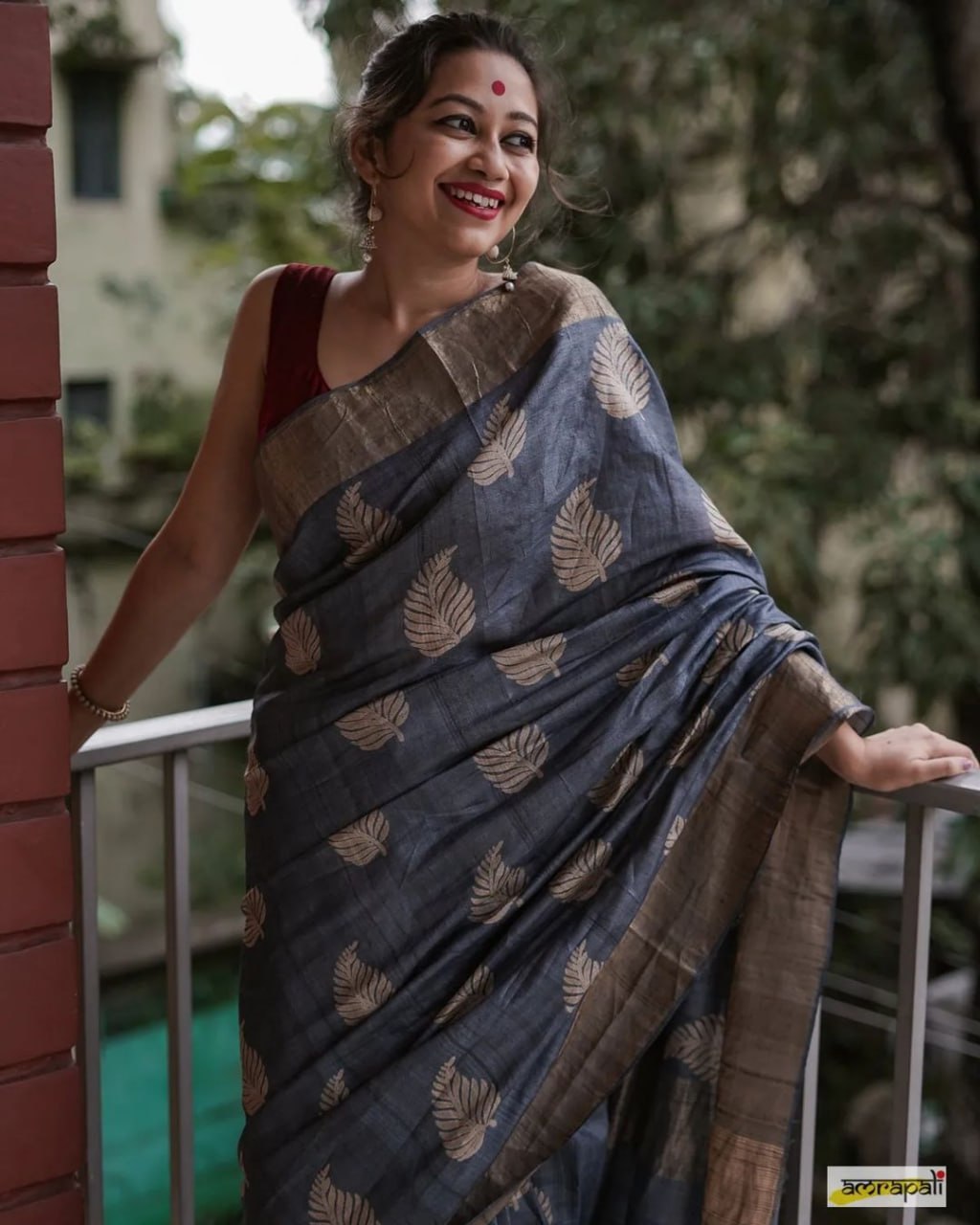 Exquisite Banarsi soft silk saree with copper jari leaf weaving & jacquard blouse