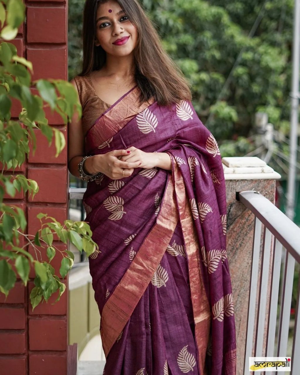 Exquisite Banarsi Soft Silk Saree with Copper Jari Leaf Weaving