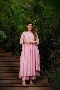 Stunning Embroidered Chanderi Kurta Set - Festive Wear for Women