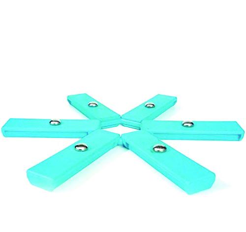 Close-up of the expandable X-shaped black silicone frame