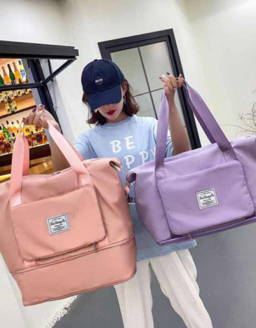 Multifunctional women's travel duffle bag in beige